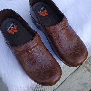 Dansko XP clogs Brand New size 38
